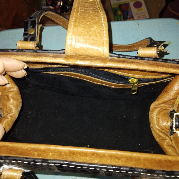 Uniquely One Of a Kind Lock And Key Paolo Bag - Picture 5 of 5